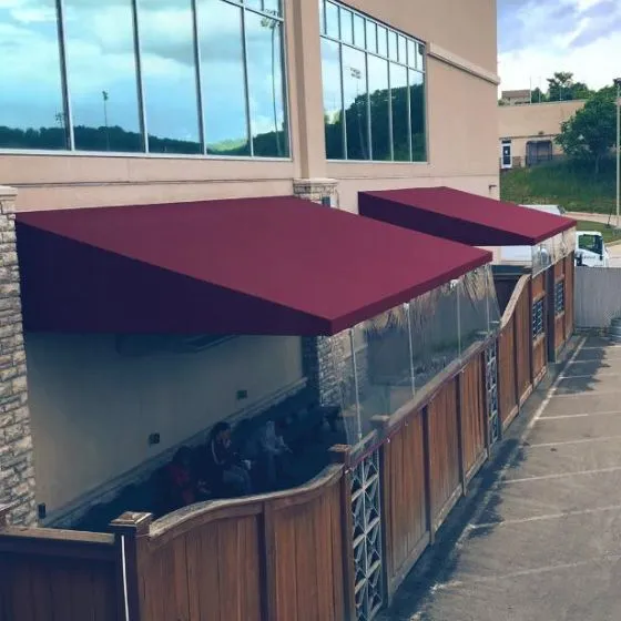 Cobertura Fixa de Lona Náutica em Mogi das Cruzes - SP Cobertura Fixa de Lona Náutica em Mogi das Cruzes - SP — Cobertura em quintal residencial coberto