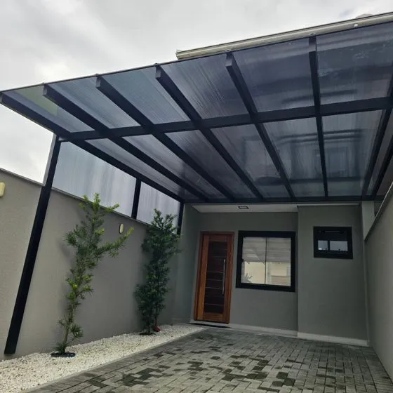 Pergolado Fixo de Ferro em Mogi das Cruzes - SP — Cobertura com estrutura metálica reforçada