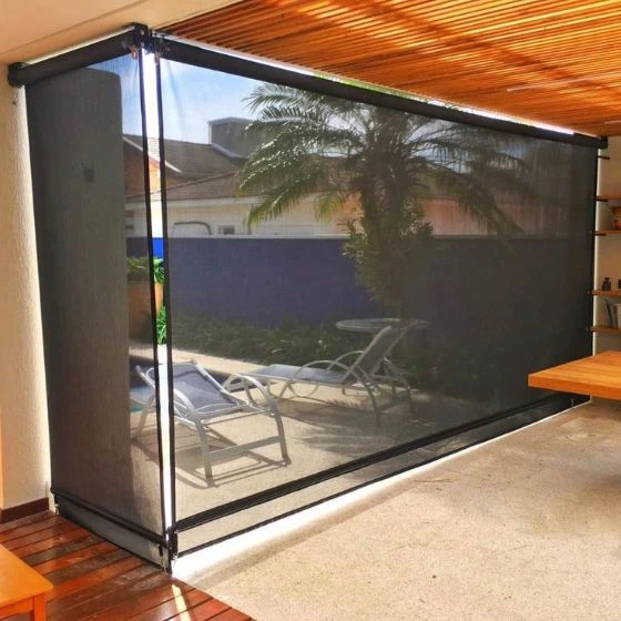 Toldo Cortina de Tela Screen em Mogi das Cruzes - SP Toldo Cortina de Tela Screen em Mogi das Cruzes - SP — Instalação em estacionamento