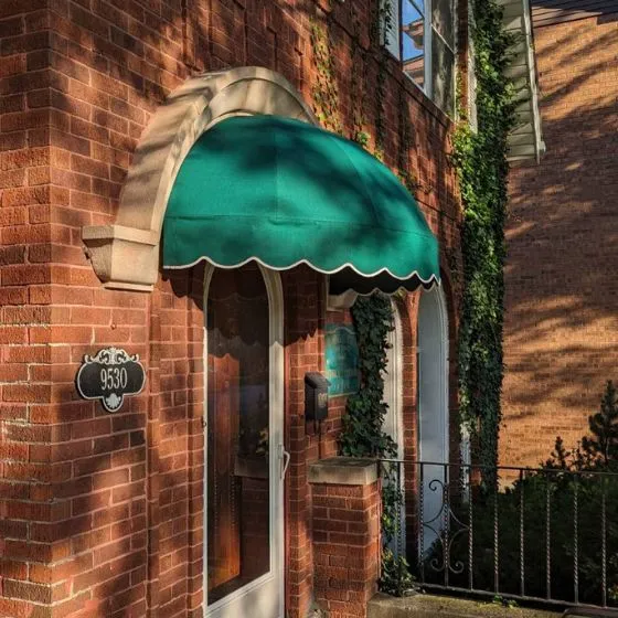 Toldo Fixo de Lona Náutica em Mogi das Cruzes - SP Toldo Fixo de Lona Náutica em Mogi das Cruzes - SP — Instalação em área gourmet com churrasqueira