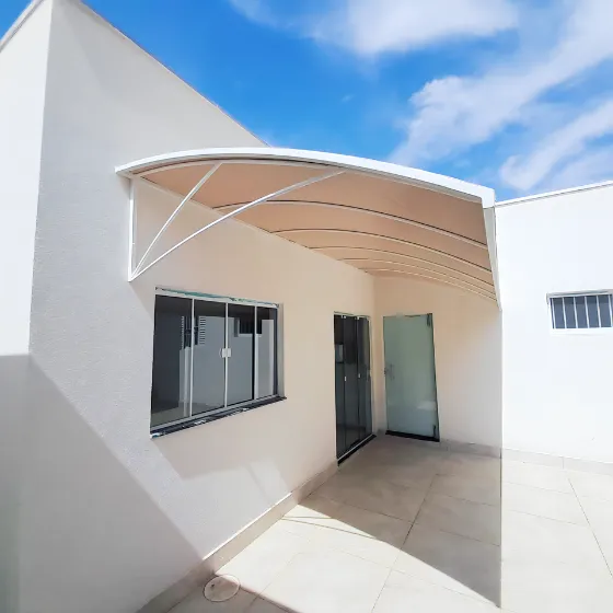 Toldo Fixo de Lona PVC em Mogi das Cruzes - SP Toldo Fixo de Lona PVC em Mogi das Cruzes - SP — Instalação em estacionamento