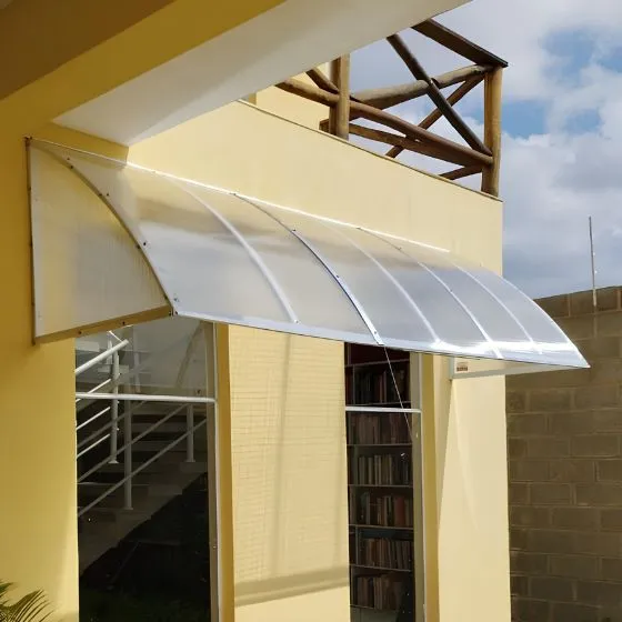 Toldo Policarbonato Alveolar em Mogi das Cruzes - SP Toldo Policarbonato Alveolar em Mogi das Cruzes - SP — Instalação em garagem residencial